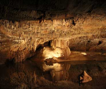 Grottes De Lacave